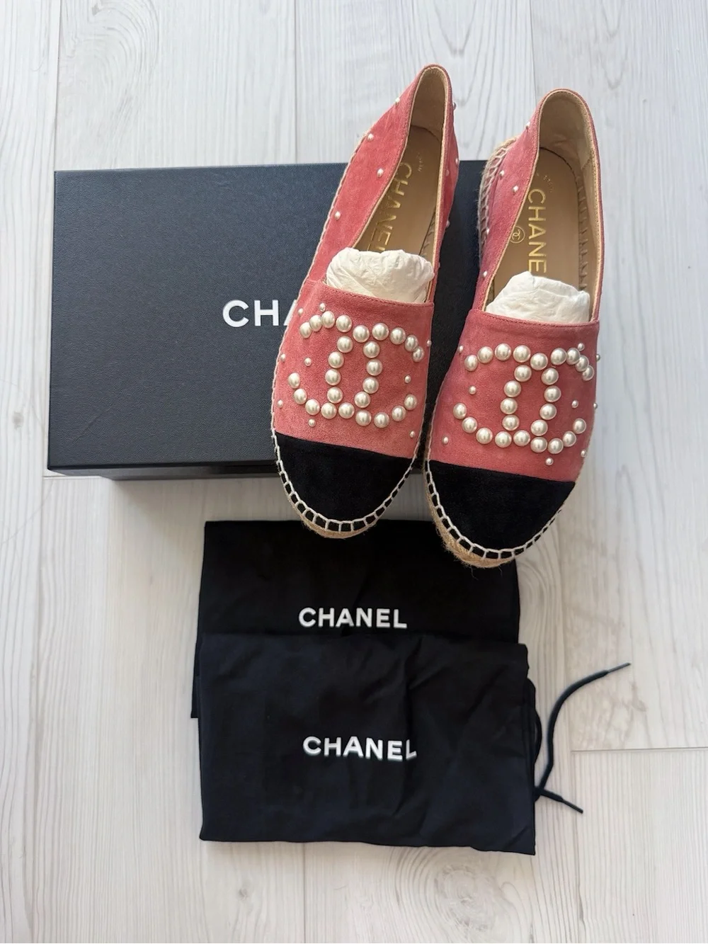 Chanel 2017 Interlocking Pearl CC Logo Espadrilles Size 35 EU 💗